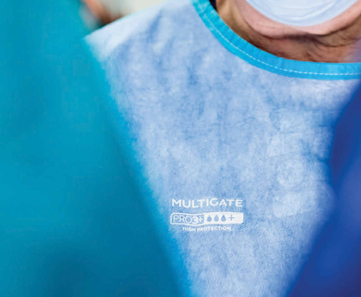 RO3® Plus  Multigate AAMI 3 Surgical Gown reinforced with 2 Towels Fully Recyclable -Sterile. All Sizes